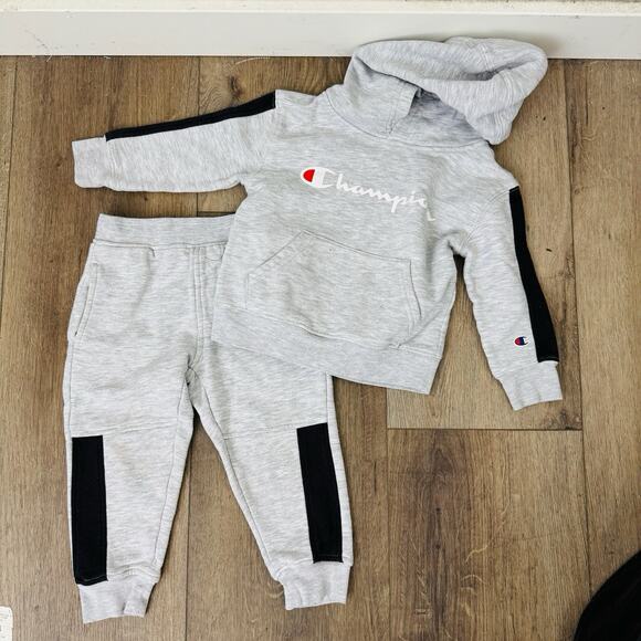 Champion Gray Sweatsuit 2 Piece Set Boys Size 2T - Picture 1 of 3